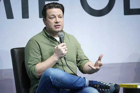 Джейми Оливер рассказал, как его «забирали» с уроков в «класс для детей с особыми потребностями», эмоционально вспоминая насмешки из-за своей дислексии