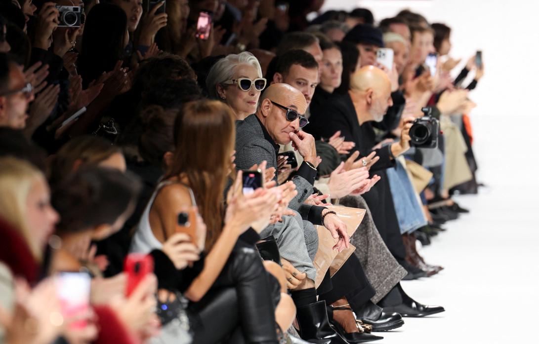 Мэрил Стрип и Стэнли Туччи на показе Dolce & Gabbana весна/лето 2026 в Милане, 27 сентября 2025.