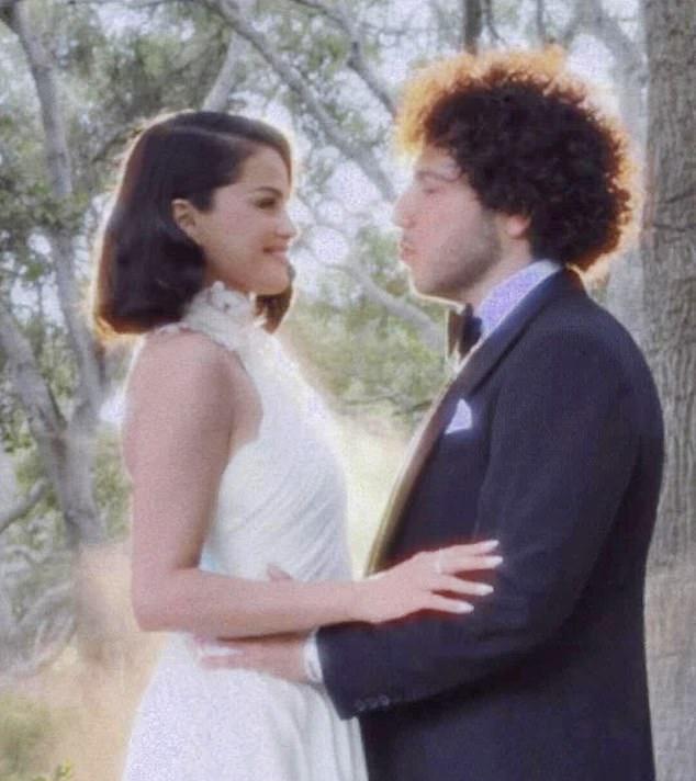 Селена Гомес и Бенни Бланко разводятся?