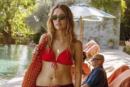 Своей игрой в сериале «Белый лотос» Эми Лу Вуд завоевала легион поклонников и номинацию на премию «Эмми»