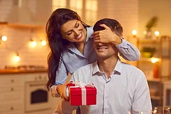 Идеальный подарок существует: гид по подарочным сертификатам для всех