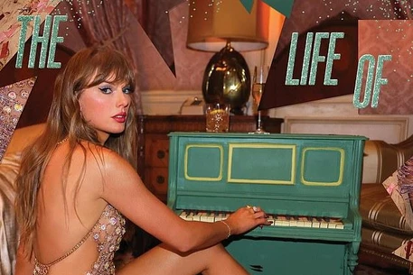 Тейлор Свифт удивила своих преданных поклонников Swifties четырьмя лимитированными изданиями своего новейшего альбома