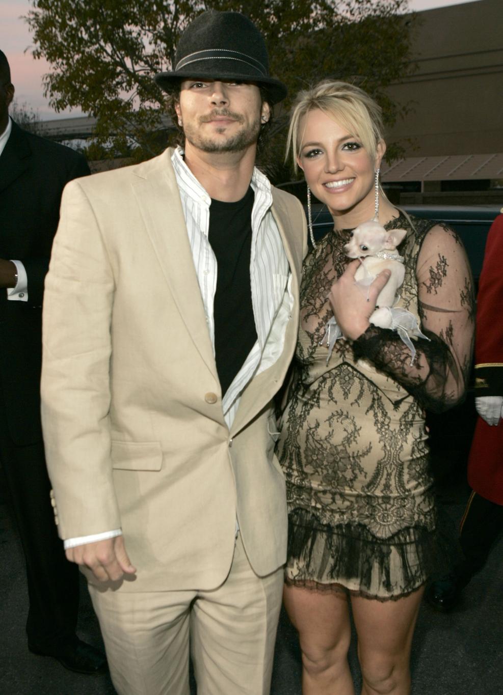 Кевин Федерлайн и Бритни Спирс на Billboard Music Awards 2004 в MGM Grand Garden, Лас-Вегас.