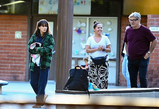 Алек Болдуин вернулся в Лос-Анджелес после ДТП в Хэмптонсе