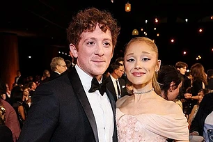 Ариана Гранде и Итан Слейтер расстались?