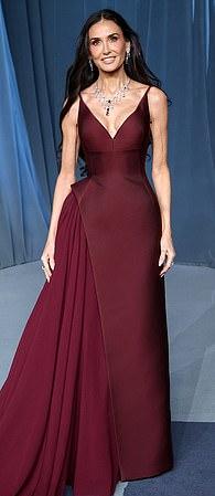 Лучшие наряды: Деми Мур, Ева Лонгория и Пенелопа Крус затмили молодых звезд на ежегодном гала-вечере Музея Академии в Лос-Анджелесе.