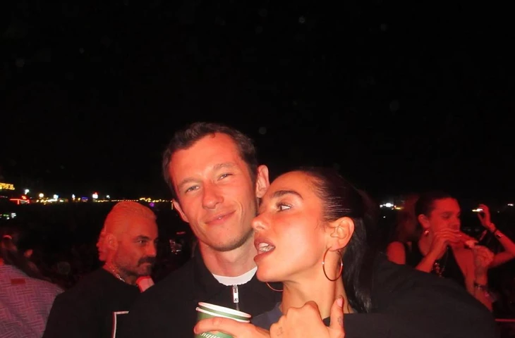 Жених Дуа Липы, Каллум Тернер, поведал о своей «безумной» первой встрече