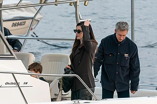 Энн Хэтэуэй и Адам Шульман провели редкое публичное свидание в Нью-Йорке