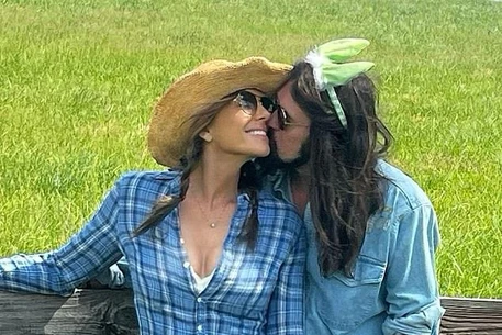 Элизабет Херли откровенно рассказала о романе с Билли Рэем Сайрусом