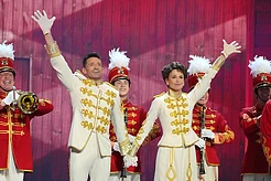 Хью Джекман и Саттон Фостер дебютировали как пара на красной дорожке