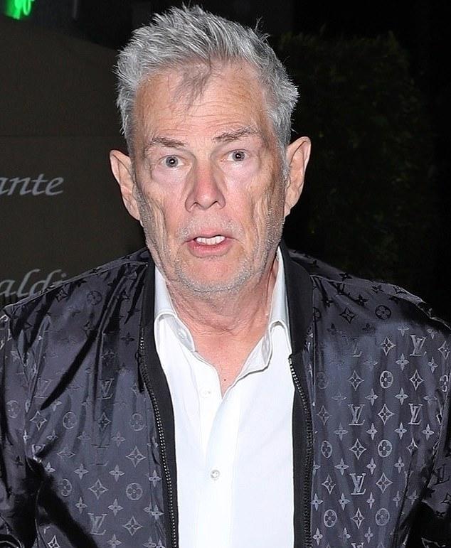 75-летний продюсер Дэвид Фостер, экс-супруг Йоланды Хадид, выглядел изможденным и неулыбчивым, покидая ресторан Giorgio Baldi в Санта-Монике.