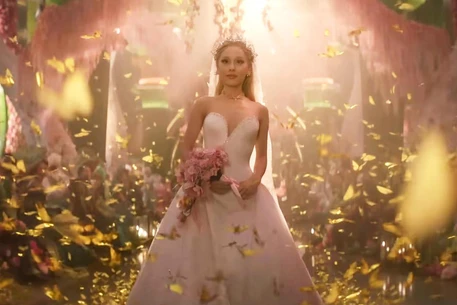Ариана Гранде в платье от Гилберта Адриана: Возвращение к истокам голливудской моды