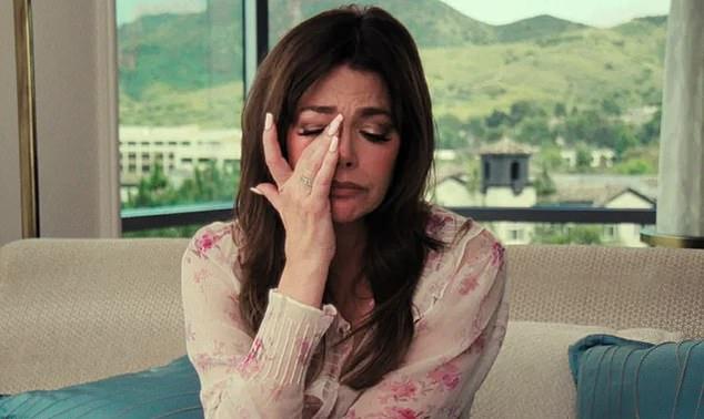 Билл высмеял 'искренние рыдания' Ричардс в док. сериале, где она объяснила свою эмоциональность разводом и необходимостью держаться ради дочерей.