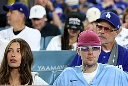 Хейли и Джастин Биберы провели вечер свидания на стадионе Доджерс в понедельник