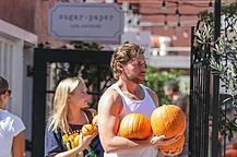 Кристофер Шварценеггер демонстрирует стройную фигуру и новую подругу