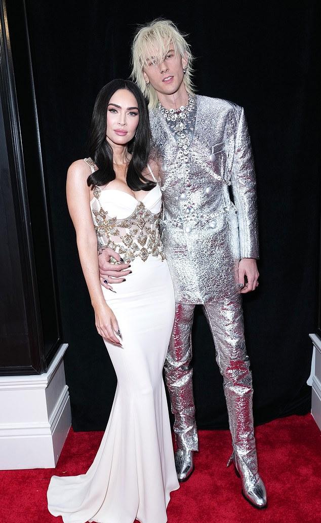 На снимке февраля 2023 года — Меган и 35-летний MGK.