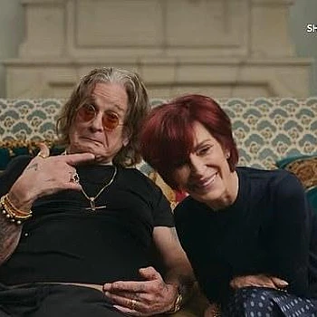 Шэрон Осборн в хорошем расположении духа отметила день рождения дочери Келли