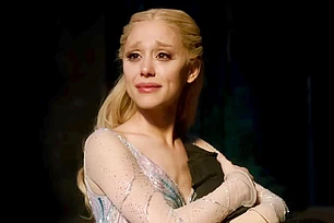 Прощай, Глинда: Ариана Гранде снова перекрасила волосы в тёмный