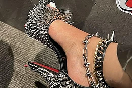 Карди Би обрушилась с гневной тирадой на Дональда Трампа, раскритиковав всех, кто проголосовал за него на выборах 2024 года