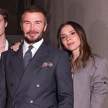 Бруклин Бекхэм непринужденно выглядел, забирая два смузи из Earth Bar во время прогулки по Лос-Анджелесу в среду