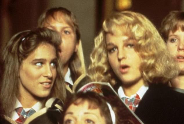 В фильме «Девчонки просто хотят повеселиться» (1985) с Сарой Джессикой Паркер.