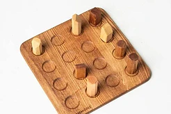 Эволюция материалов в создании настольных игр и их влияние на долговечность и ощутимое качество