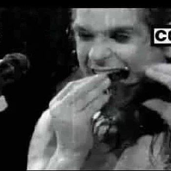 Сын Келли Осборн, Сидни, отметил Хэллоуин трогательной данью памяти своему дедушке Оззи