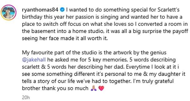 Дочь Райана Томаса Скарлетт расплакалась, получив в подарок на 17-летие собственную студию звукозаписи