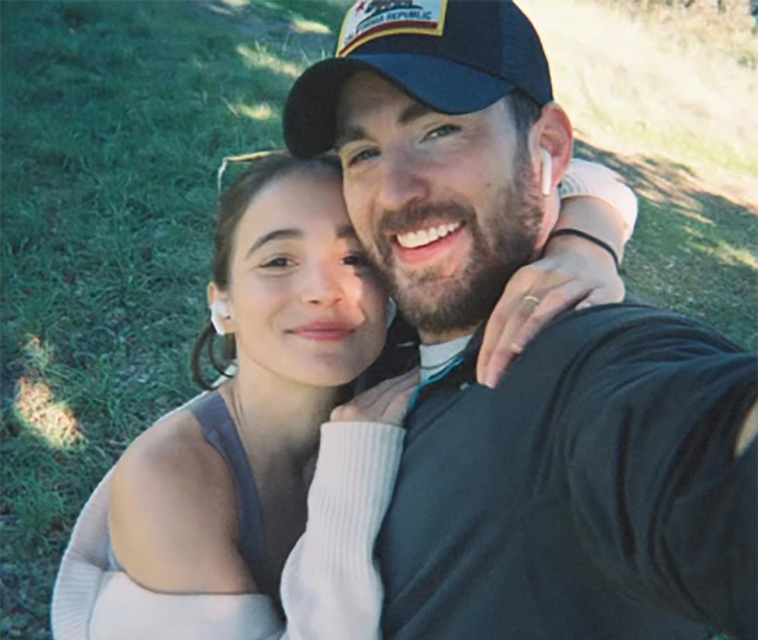 Крис Эванс — гордый отец дочери