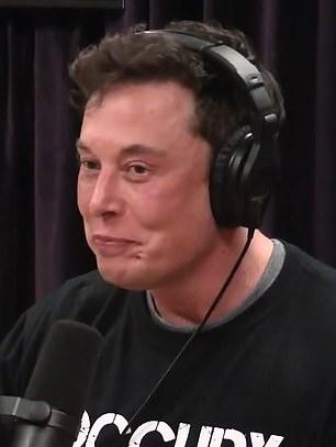 В 2018 году Маск дебютировал на шоу Джо Рогана.