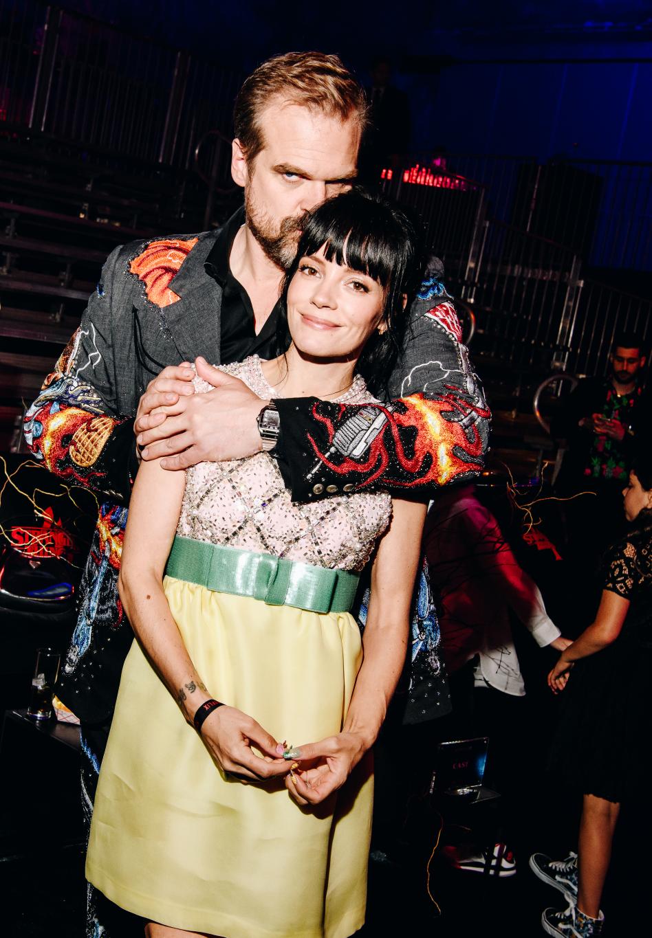 Лили Аллен и Дэвид Харбор на премьере четвёртого сезона «Очень странных дел» в 2022 году.