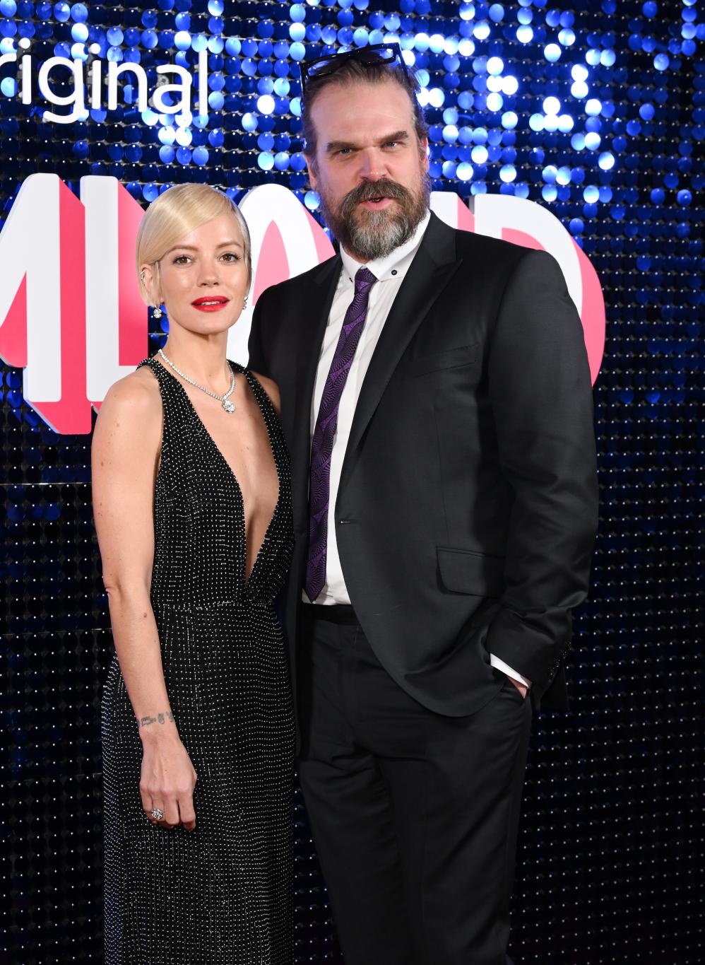 Лили Аллен и Дэвид Харбор на спецпоказе "Страны грез" в 2023 году.