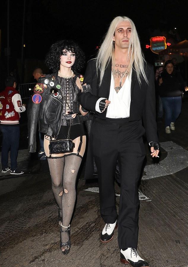 Дав Камерон (28) и Дамиано Давид (26) выбрали образы «Шоу ужасов Рокки Хоррора» для звездной хэллоуинской вечеринки в пятницу.