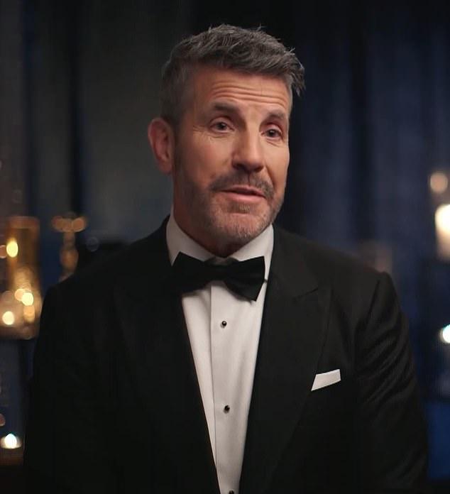 Участница шоу «Золотой Холостяк» Николетт Кенни замечена в нежных объятиях со звездой «Женатых с первого взгляда» Тони Мояновски на вечеринке FHM в честь Хэллоуина в Сиднее в четверг вечером