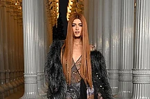 Для множества знаменитостей, посетивших 14-й ежегодный гала-вечер Art+Film Музея искусств округа Лос-Анджелес в субботу вечером, принцип «меньше значит больше» по-настоящему себя оправдал