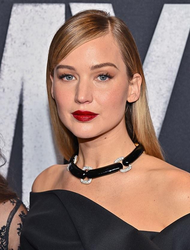 Она блеснула своим безупречным гламуром.