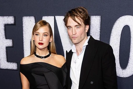 Дженнифер Лоуренс присоединилась к Роберту Паттинсону на нью-йоркской премьере их нового фильма «Умри, моя любовь» в субботу