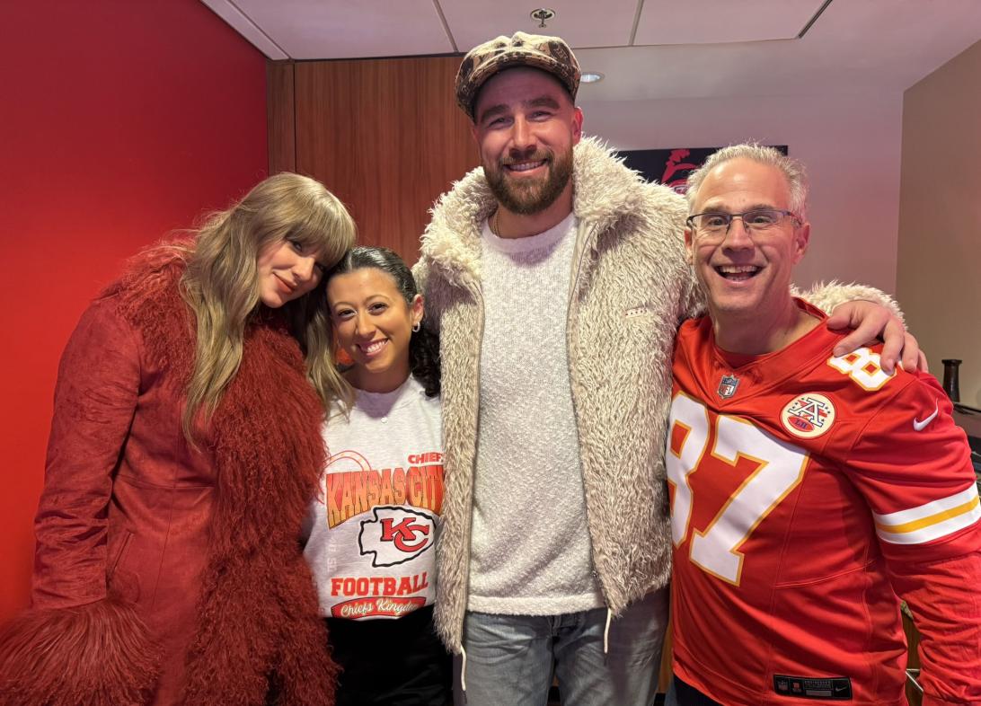 Тейлор Свифт, по всей видимости, пропустила матч команды «Канзас-Сити Чифс» своего жениха Трэвиса Келси против «Баффало Биллс»