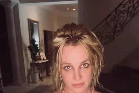 Бритни Спирс удалила свой аккаунт после того, как недавно вызвала беспокойство фанатов серией «странных» постов и публичной ссорой с бывшим мужем Кевином Федерлайном