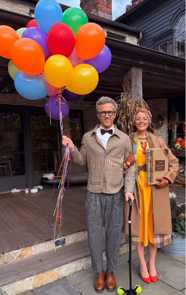 Блейк Лайвли отметила недавнюю судебную победу. На Хэллоуин она с Райаном Рейнольдсом нарядились Карлом и Элли из мультфильма "Вверх".