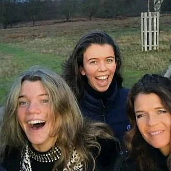 Аннабель Крофт была тронута, узнав, что ее покойный муж, Мел Коулман, благословил предстоящую свадьбу их дочери Лили