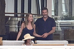 Второй бывший муж Дженнифер Энистон, Джастин Теру, одобрил новый роман актрисы с Джимом Кертисом