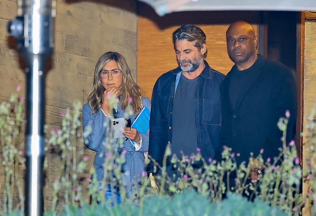 Дженнифер Энистон и Джим Кертис замечены покидающими Nobu.