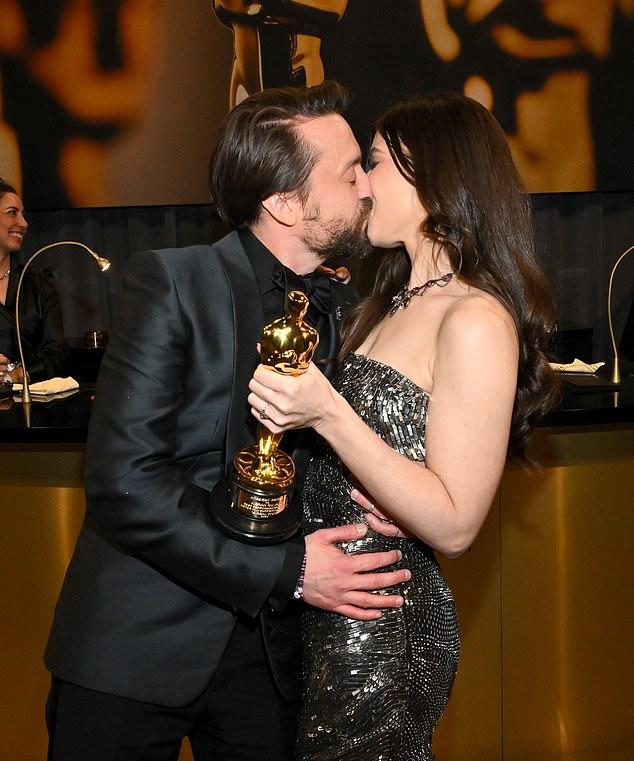 Калкин и лондонка Чартон впервые пересеклись в нью-йоркском баре в 2012 году; замечены в 2025.