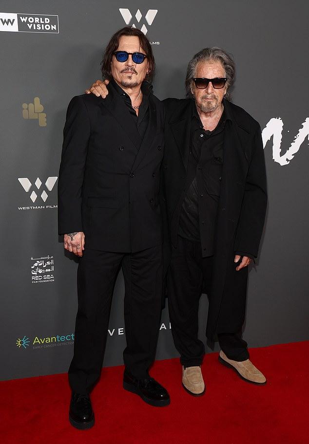 Давние друзья Джонни Депп и Аль Пачино воссоединились во вторник вечером на премьере нового фильма в Беверли-Хиллз.