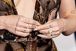 Ветеран Disney Дав Камерон, как сообщается, обручилась со своим бойфрендом Дамиано Давидом, фронтменом группы Måneskin