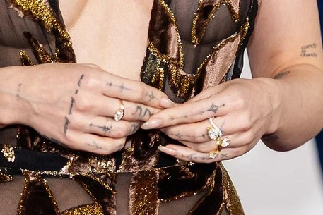 Ветеран Disney Дав Камерон, как сообщается, обручилась со своим бойфрендом Дамиано Давидом, фронтменом группы Måneskin