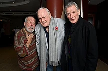 Воссоединение звезд Monty Python: Джон Клиз, Майкл Пейлин и Терри Гиллиам на показе документального фильма