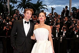 Дженнифер Лоуренс рассказала, почему она отказалась от услуг координатора интимных сцен во время съемок своей новой психологической драмы «Умри, моя любовь» с Робертом Паттинсоном