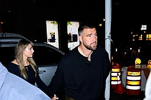 Тейлор Свифт замечена в Нью-Йорке со своим возлюбленным Трэвисом Келси